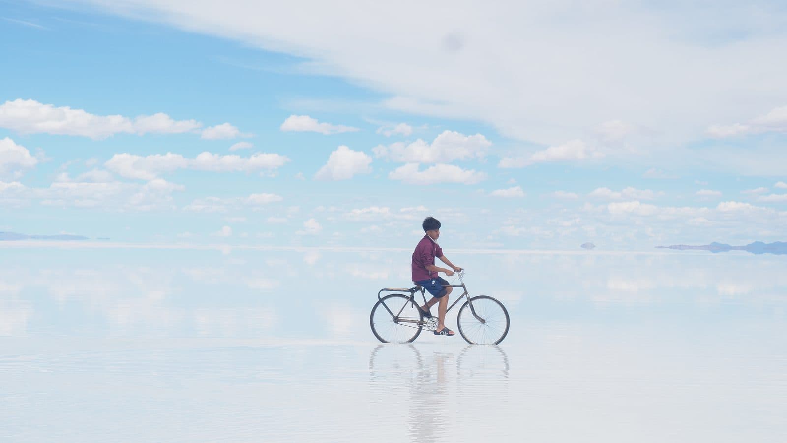 Vista lateral de la bicicleta del cruce del Salar